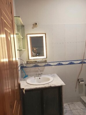 Deluxe Suite | Bathroom - Istanbul Inn  (Islamabad)