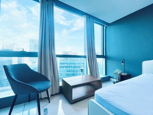 One Uptown Residence Near St Lukes