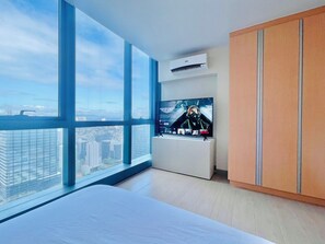 1 bedroom, desk, laptop workspace, free WiFi - One Uptown Residence Near St Lukes (Taguig)