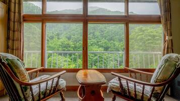 Basic Room, Non Smoking, Mountain View | In-room safe, desk, free WiFi, bed sheets