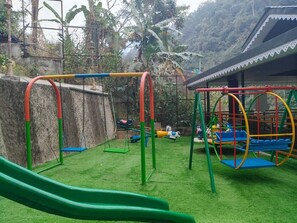 Children’s play area – outdoor