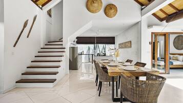 Huvila, 3 makuuhuonetta, yksityinen uima-allas | Ruokasali