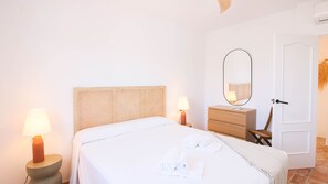 3 soverom, strykejern/-brett, wi-fi (inkludert) og sengetøy