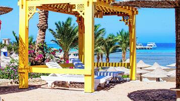 8 piscines extérieures