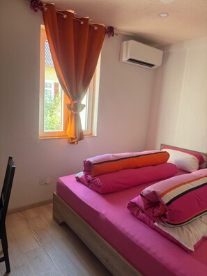 5 bedrooms, WiFi, bed sheets