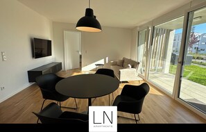 Dining - New apartment in central location with garden (Biberach an der Riß)