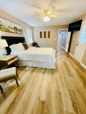 3 bedrooms, desk, iron/ironing board, travel cot