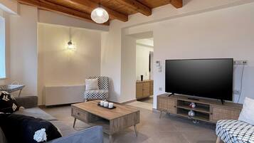 House, 2 Bedrooms, Sea View | Living room | TV