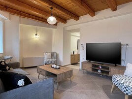 House, 2 Bedrooms, Sea View | Living room | TV