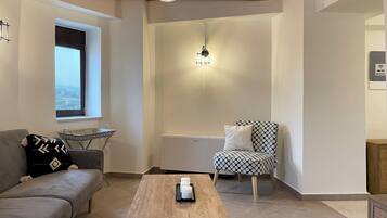 House, 2 Bedrooms, Sea View | Living room | TV