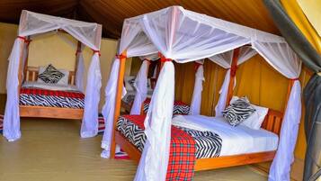 Basic Double Room, Mountain View | Iron/ironing board