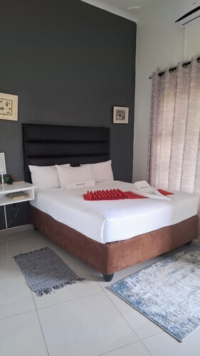 Shalakwe Hills-Inn Guesthouse