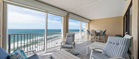 シグネチャー コンドミニアム 3 ベッドルーム バルコニー ビーチビュー | バルコニー