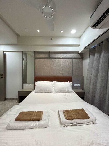 Fully Furnished 1 bhk apartment in the heart of the city in Mahalakshmi 