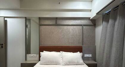 Fully Furnished 1 bhk apartment in the heart of the city in Mahalakshmi