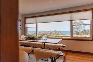 Dining - Windrift Retreat - Family & Sea (Glamorgan-Spring Bay)