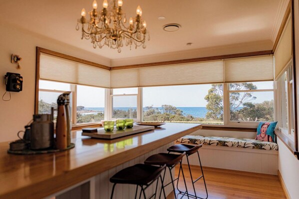 Interior - Windrift Retreat - Family & Sea (Glamorgan-Spring Bay)