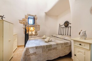 家庭別墅, 多間臥室, 2 間浴室, 山間 (Tenuta Guarini Trulli On Selva Di) | 3 間臥室、熨斗/熨衣板、免費無線上網、床單