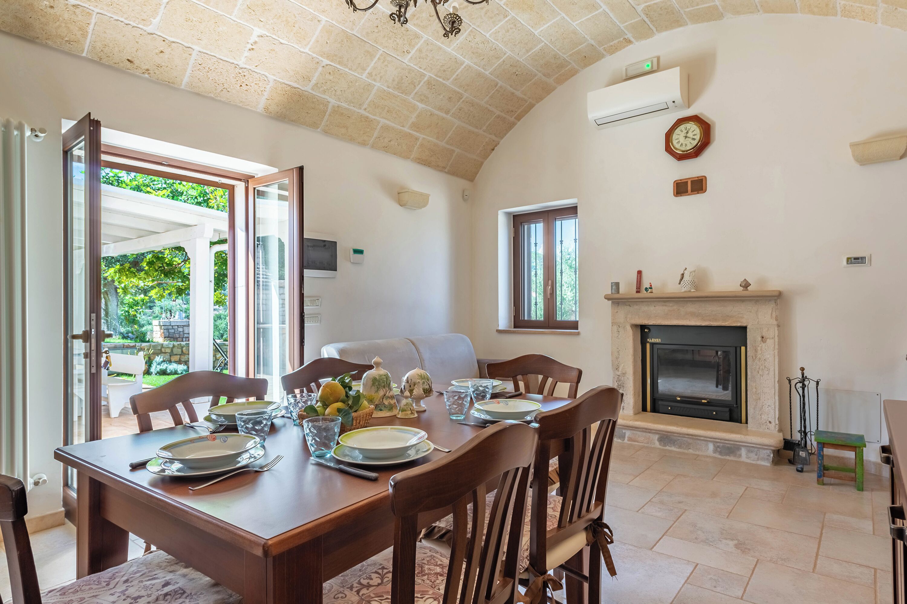 Familienvilla, Mehrere Schlafzimmer, 2 Bäder, Bergseite (Tenuta Guarini Trulli On Selva Di) | Speisen