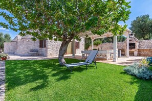 Family Villa, Multiple Bedrooms, 2 Bathrooms, Mountainside (Tenuta Guarini Trulli On Selva Di) | Terrace/patio
