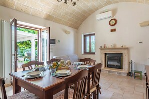 Dining - Tenuta Guarini Trulli On Selva Di Fasano (Fasano)