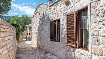Villa familiare, camere multiple, 2 bagni, lato montagna (Tenuta Guarini Trulli On Selva Di) | Parco della struttura