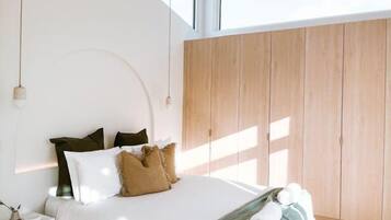 1 habitación, escritorio, tabla de planchar con plancha y wifi gratis