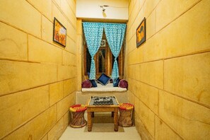 Standard Double Room, Balcony, City View | Living area