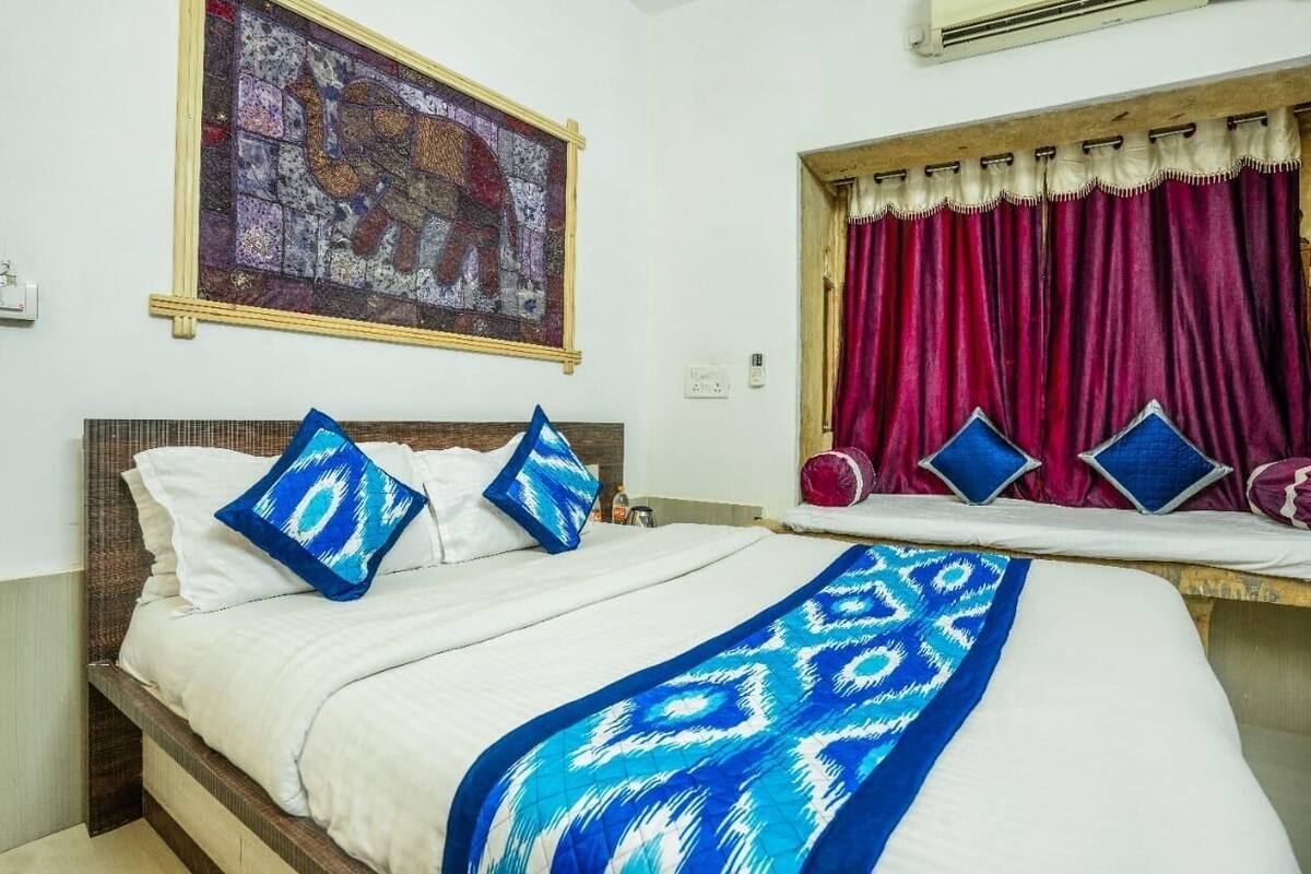 Family Room, Balcony | Free WiFi