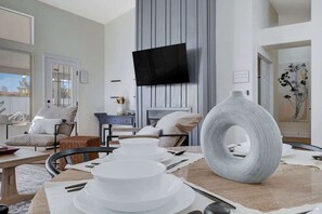 Dining - Cozy Modern 3BR Desert Style Home - Pool Fun! (North Las Vegas)