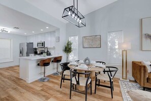 Dining - Cozy Modern 3BR Desert Style Home - Pool Fun! (North Las Vegas)