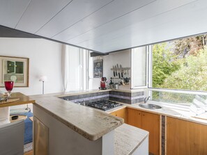 Fridge, oven, toaster, cookware/dishes/utensils