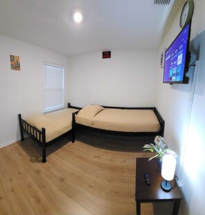 3 chambres, fer et planche à repasser, accès au Wi-Fi (inclus)