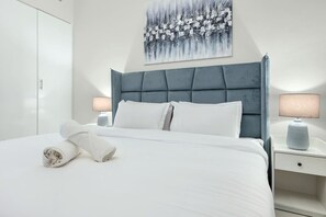 4 bedrooms, iron/ironing board, WiFi, bed sheets