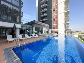 Pool - FIRST CLASS | 2BR | Serene Retreat in Wilton (Dubai)
