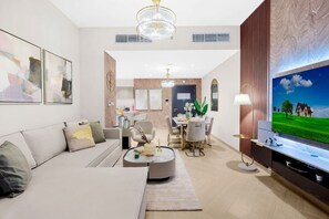 TV - FIRST CLASS | 2BR | Serene Retreat in Wilton (Dubai)