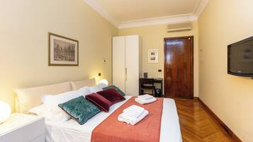 Comfort Double Room, City View | In-room safe, soundproofing, iron/ironing board, free WiFi