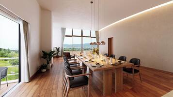 Iron/ironing board, free WiFi