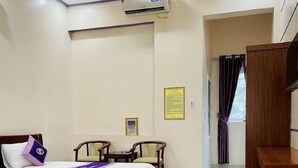Standard Quadruple Room | Iron/ironing board (on request), free WiFi - Thuy Tien Hotel Lai Chau (Tan Phong)