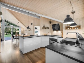 Frigorifero, microonde, forno, lavastoviglie