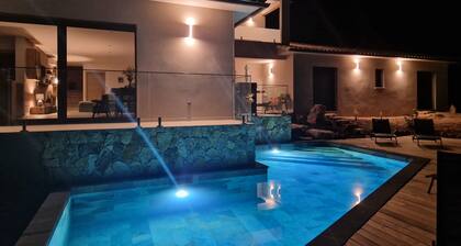 Magnificent villa for 8 people in Sotta with lovely mountain view and swimming pool