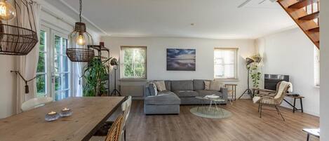 Smart-TV og stereoanlegg