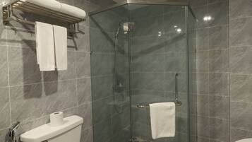 Superior Double Room | Bathroom shower