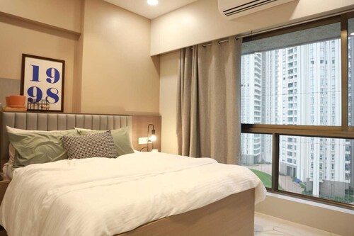 Cozy 2.5 BHK apartment at Mahalakshmi, 2 min walking from the station 1201