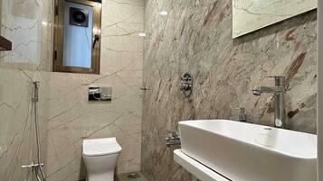 Shower, towels, soap, shampoo