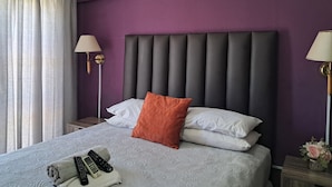 Basic Double Room, 1 Bedroom | Desk, laptop workspace, iron/ironing board (on request), WiFi (free) - BEYOND THE LIMITS PROPERTIES (Bloemfontein)