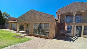 Front of property - BEYOND THE LIMITS PROPERTIES (Bloemfontein)