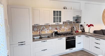 Schöne Wohnung in Imperia mit großer Terrasse - 7 min zum Meer