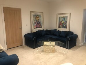 Apartment | Living area | TV