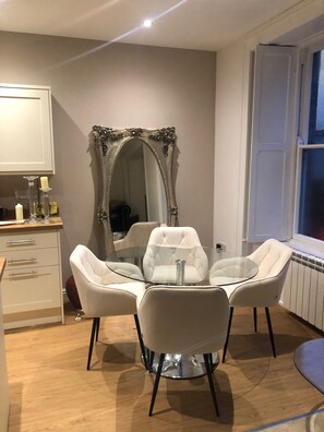 Dining - Cosy Apartment in Lostwithiel (Lostwithiel)